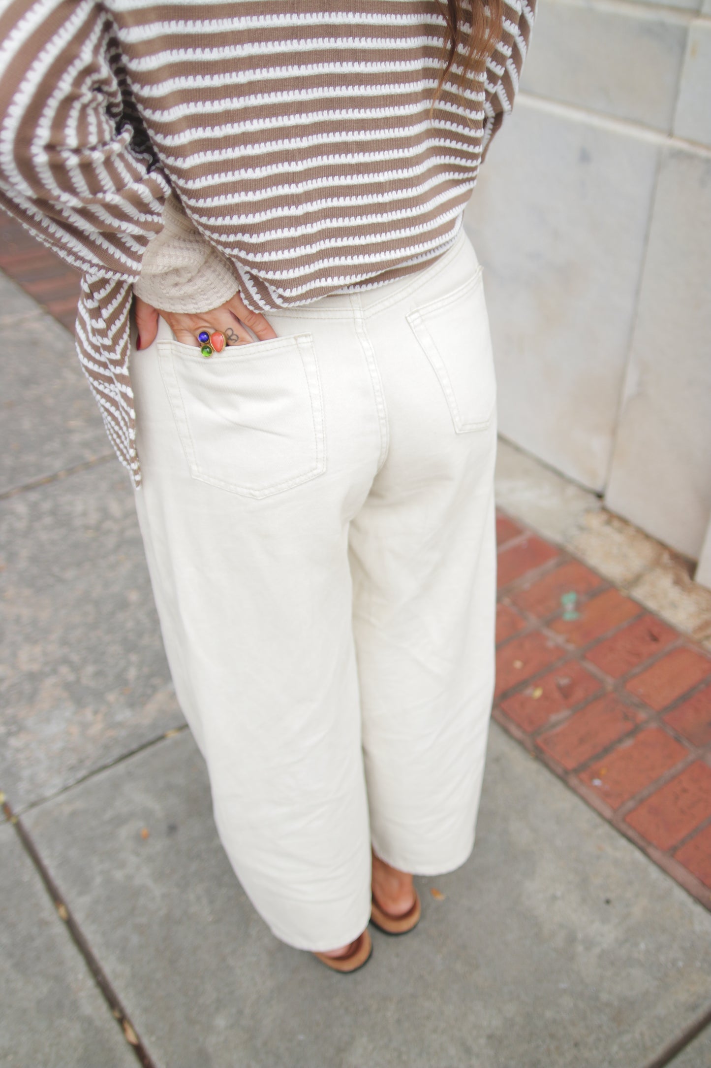 BEIGE WASHED BARREL JEANS