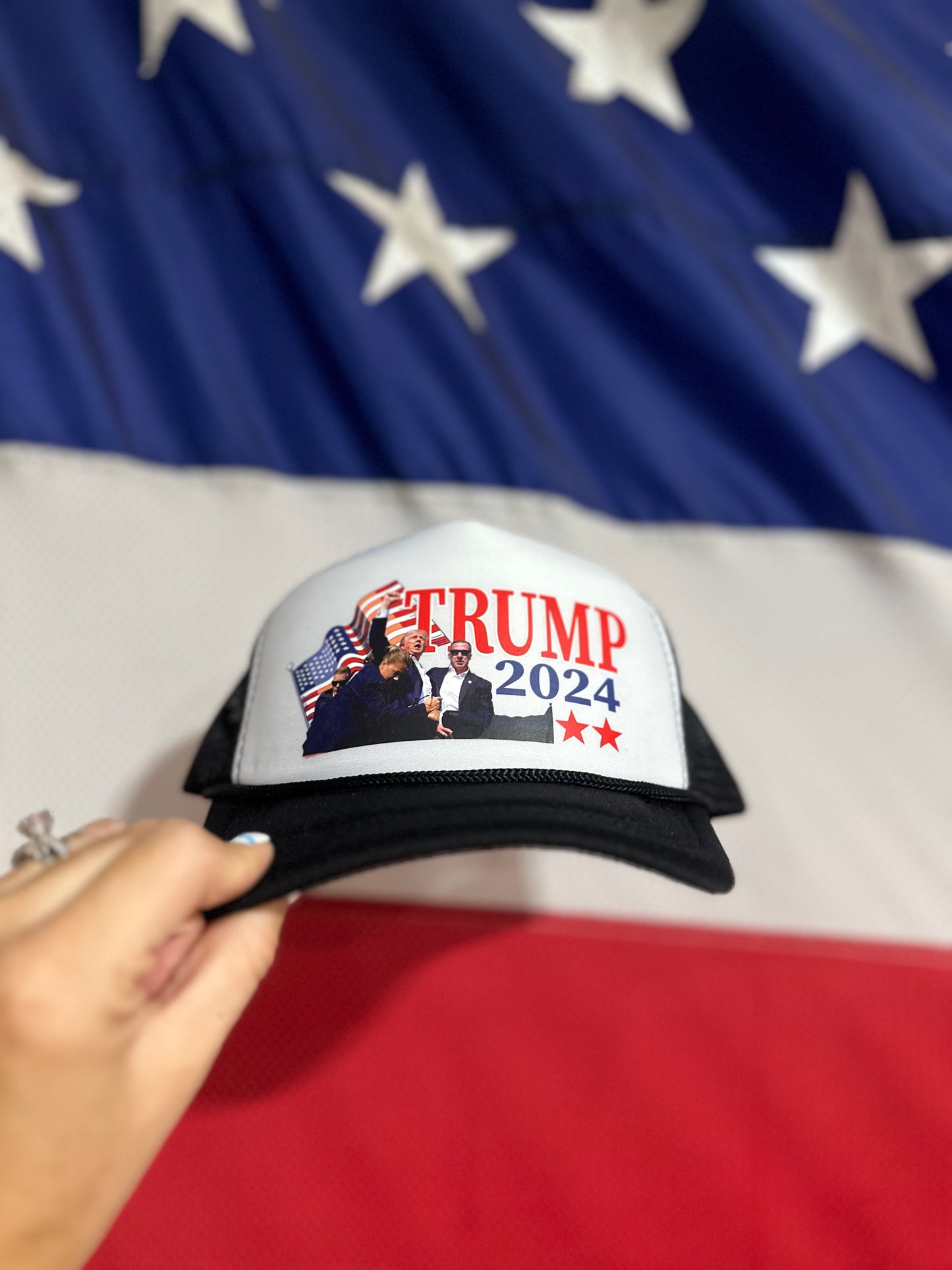 TRUMP 2024 FIGHT TRUCKER HAT