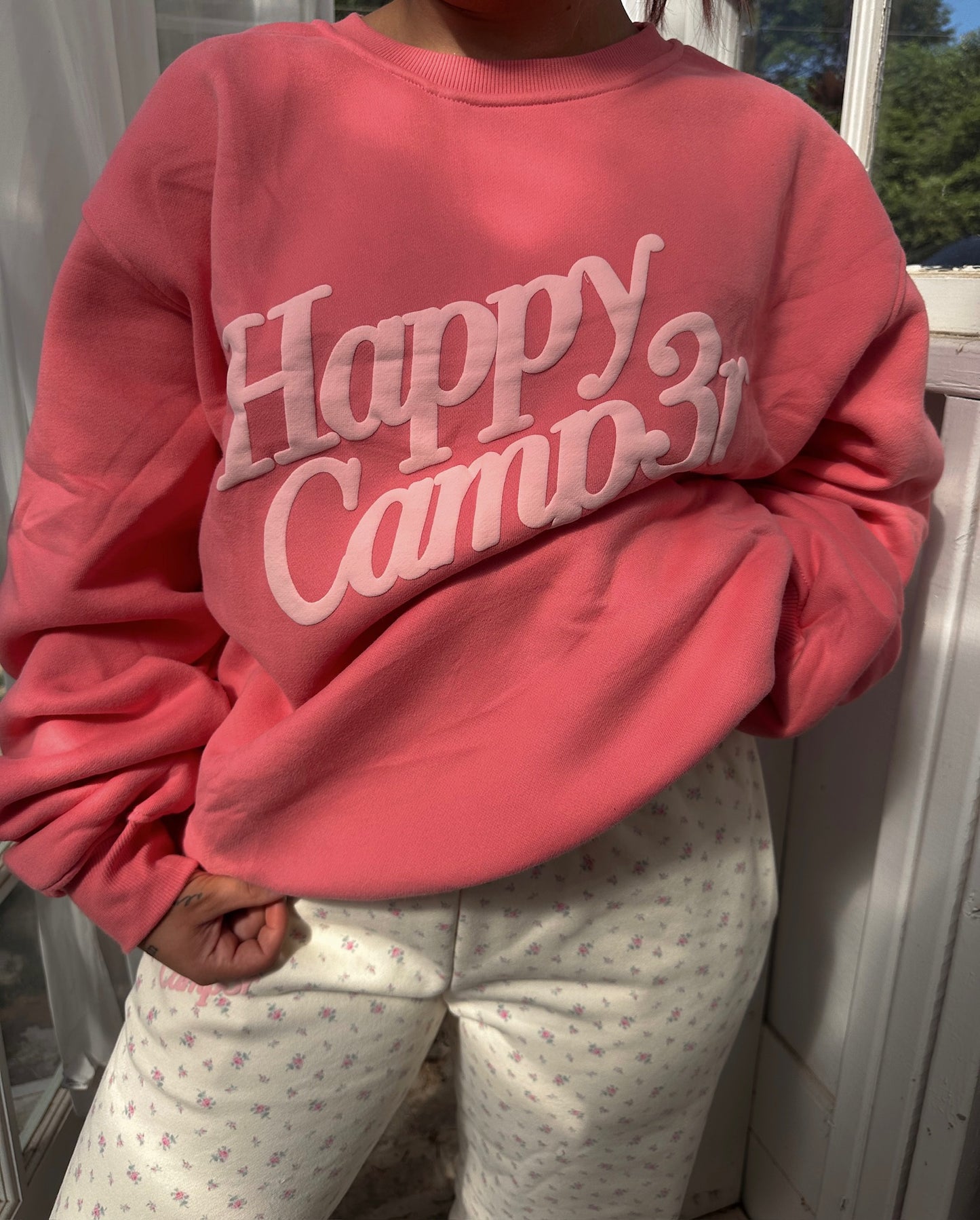 STRAWBERRY MILK LOGO CREWNECK